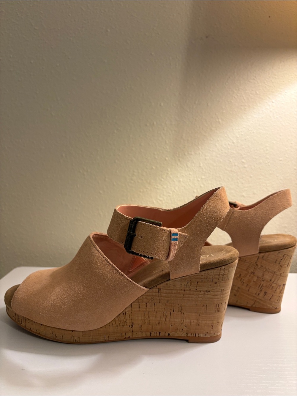 Women’s pink Suede Wedge Sandals with Buckle Strap
